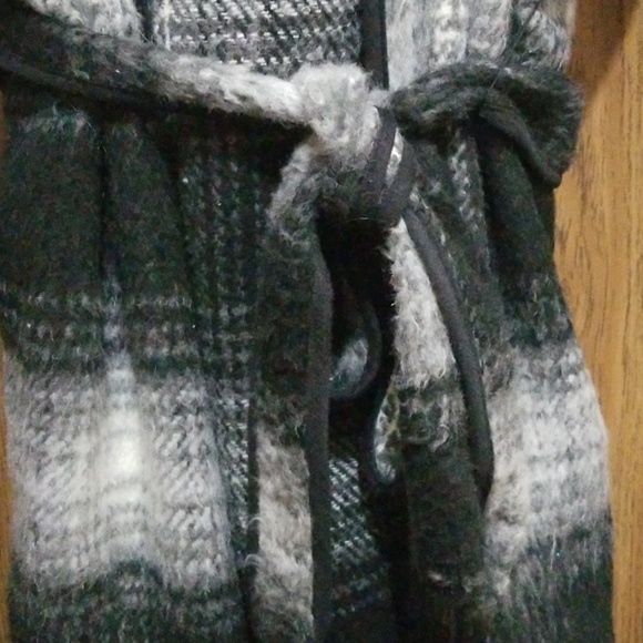 Forever 21 Plus Size Plaid Jacket - Picture 3 of 3